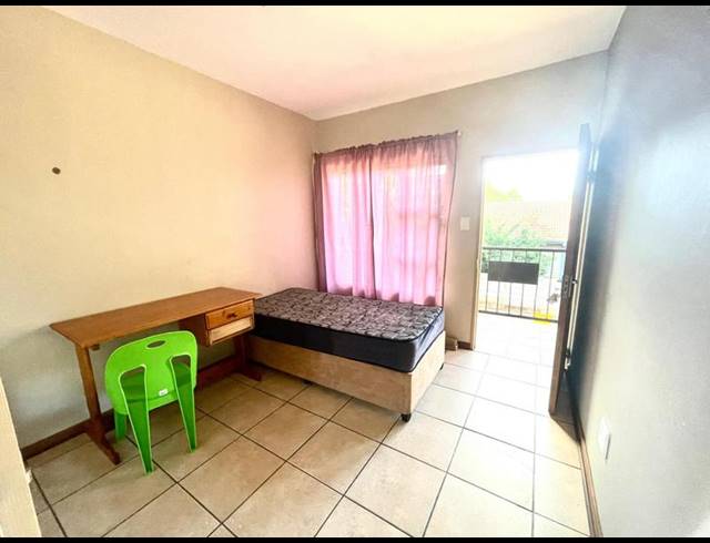 2 BEDROOM PROPERTY TO RENT IN BULT WEST